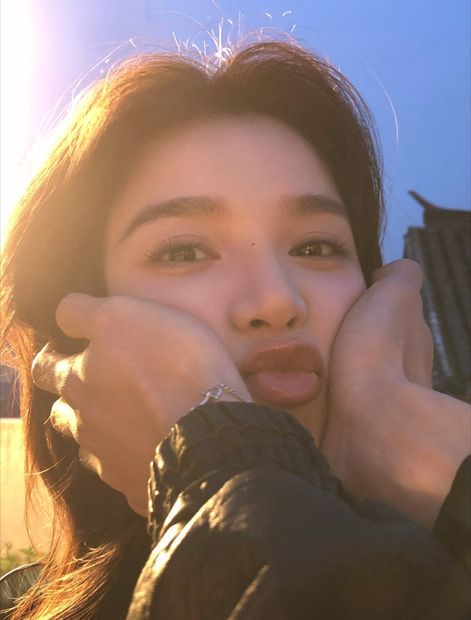 捧脸 28